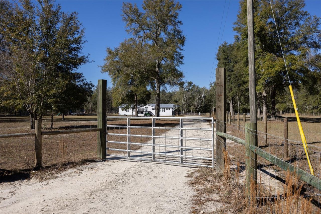 847 SW Applewood Glen, Fort White, FL 32038 Photo