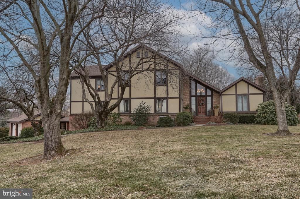 1 BANBURY ROAD, HUMMELSTOWN, PA 17036