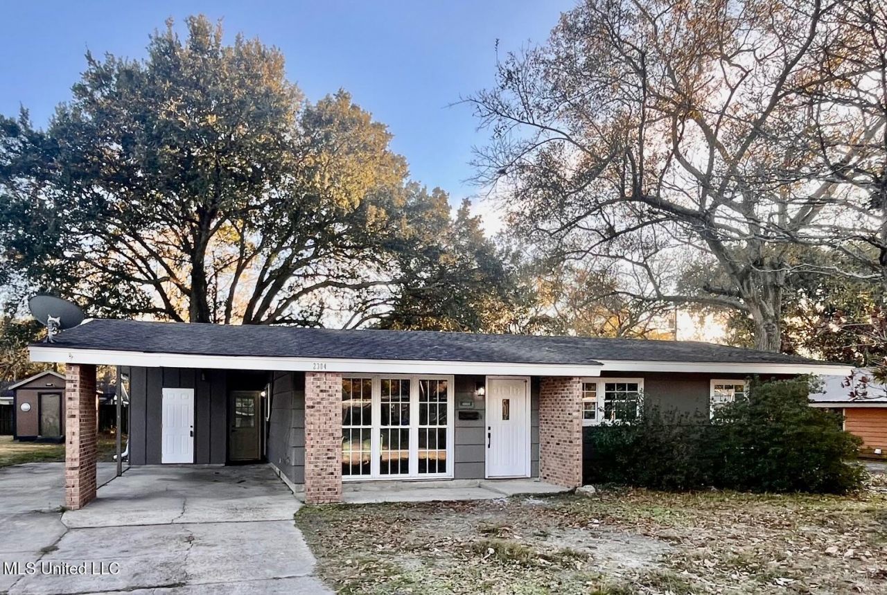 2304 Tucker Avenue, Pascagoula, MS 39567 Main Photo