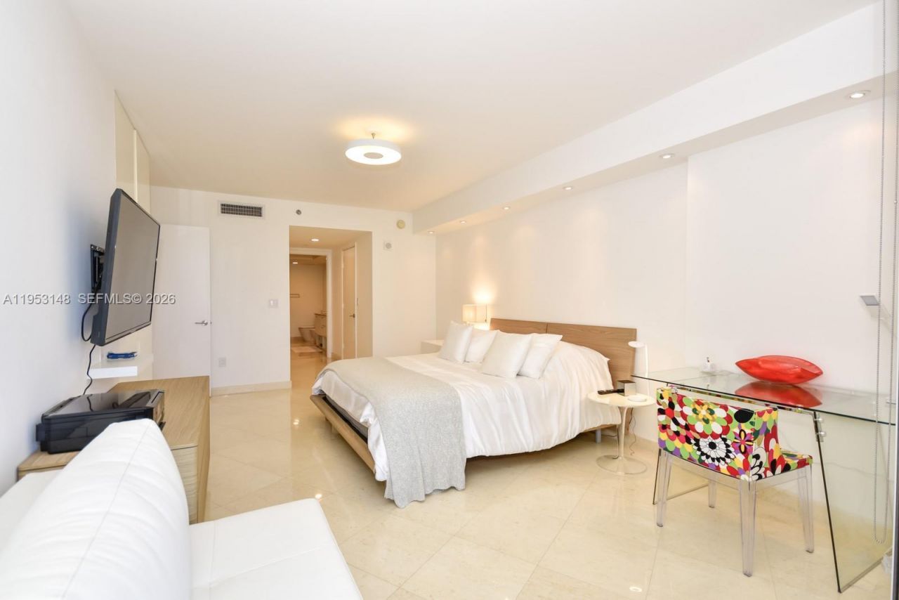 17201 Collins Ave, Unit 707, Sunny Isles Beach, FL 33160 Photo