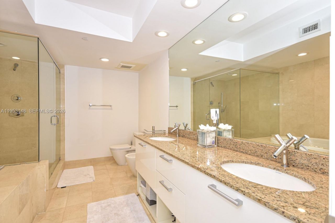 17201 Collins Ave, Unit 707, Sunny Isles Beach, FL 33160 Photo