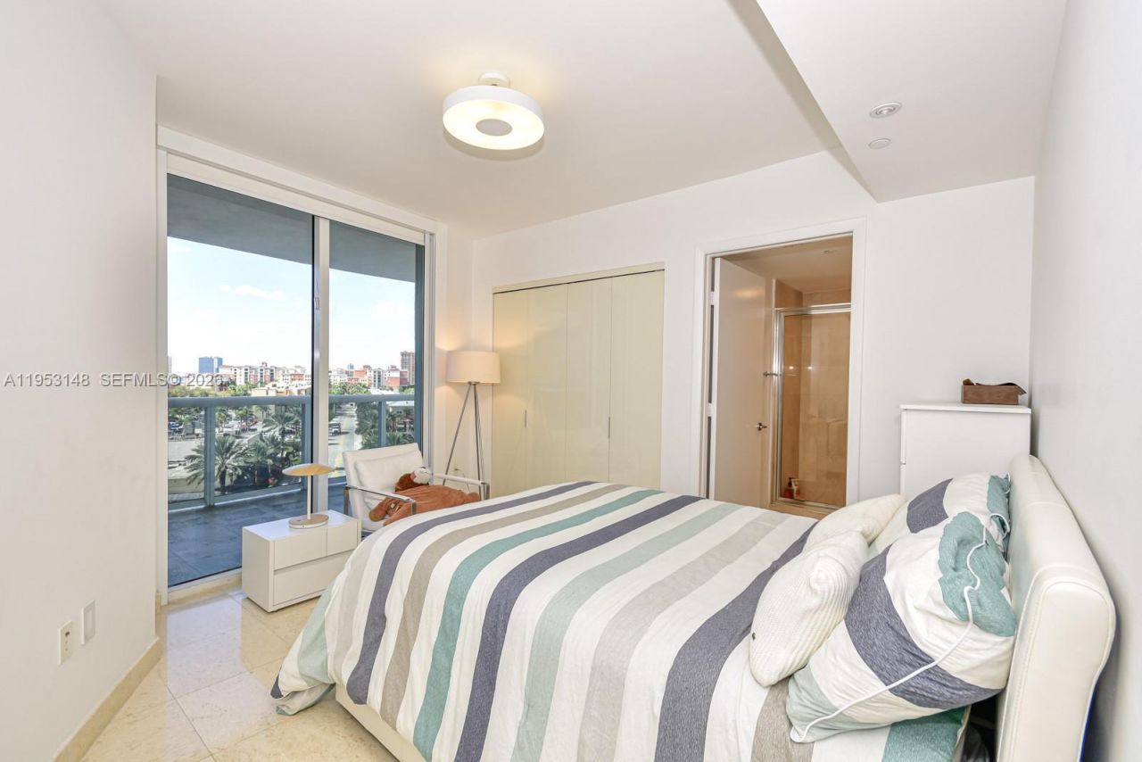 17201 Collins Ave, Unit 707, Sunny Isles Beach, FL 33160 Photo