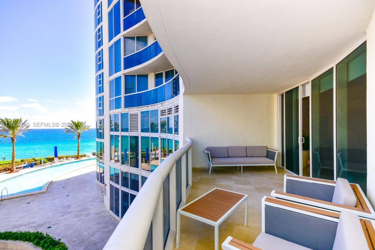 17201 Collins Ave, Unit 707, Sunny Isles Beach, FL 33160 Photo