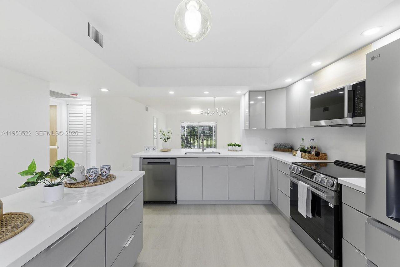 1300 SW 125th Ave , Unit 306K, Pembroke Pines, FL 33027 Photo