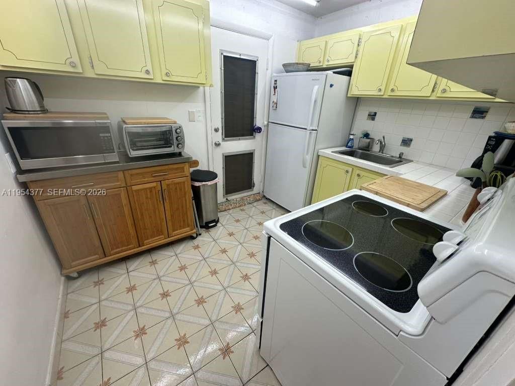 17001 NE 13th Ave, Unit 314, Miami, FL 33162 Photo