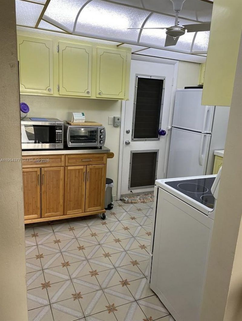 17001 NE 13th Ave, Unit 314, Miami, FL 33162 Photo