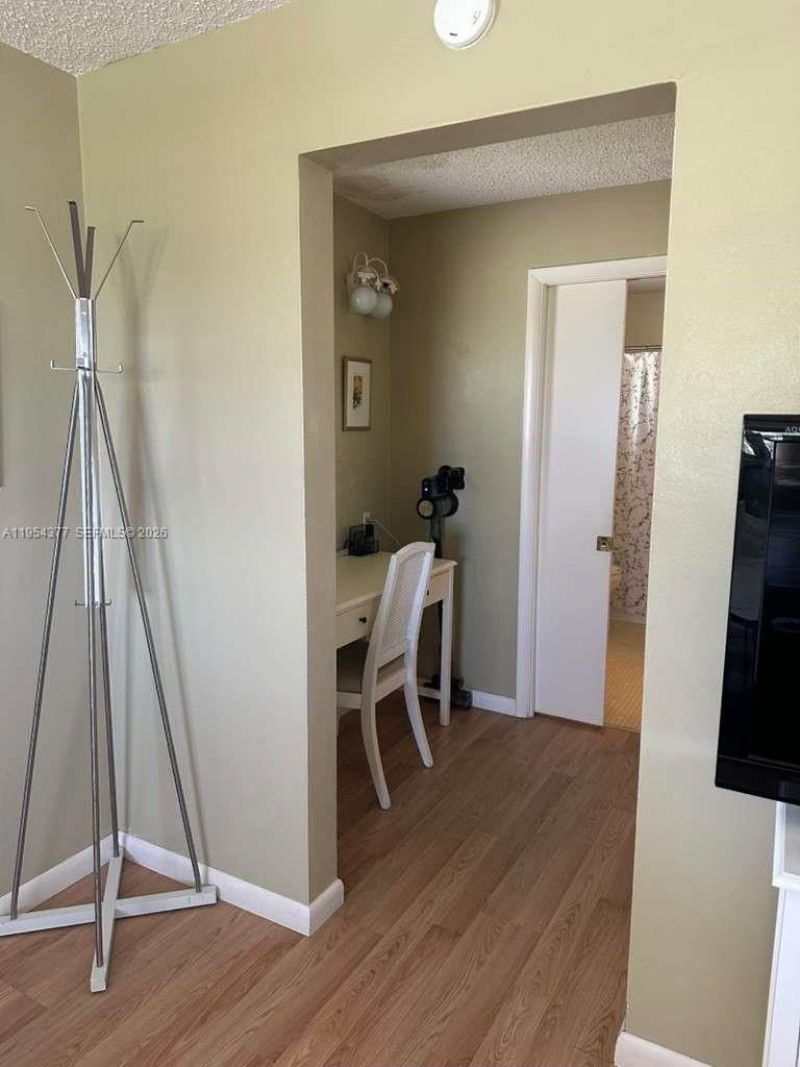 17001 NE 13th Ave, Unit 314, Miami, FL 33162 Photo