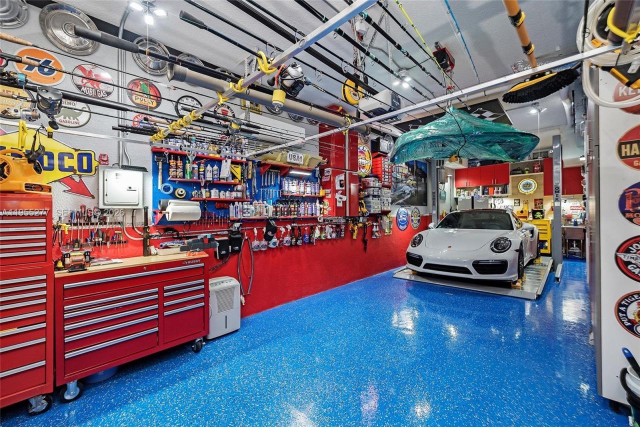 6114 Paradise Point Dr , Palmetto Bay, FL 33157 Photo