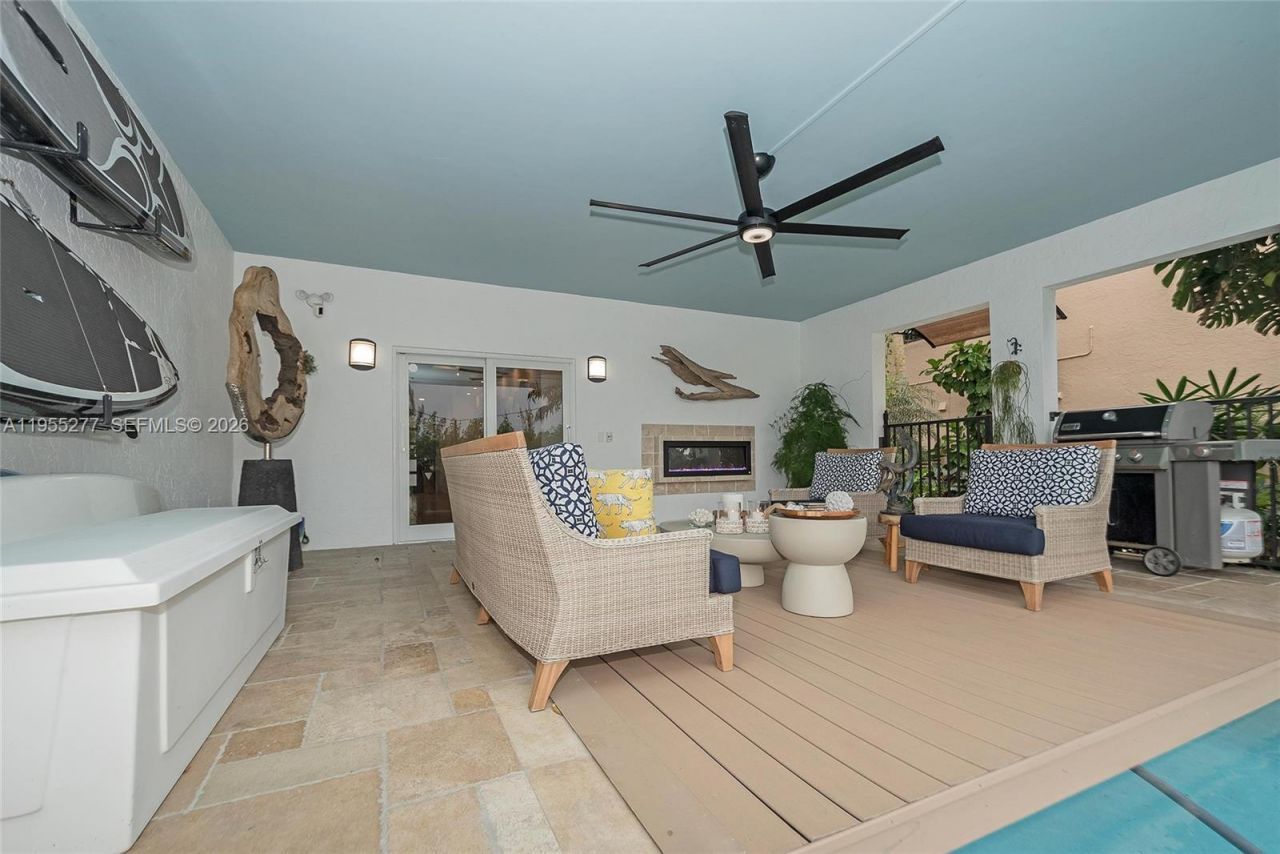 6114 Paradise Point Dr , Palmetto Bay, FL 33157 Photo