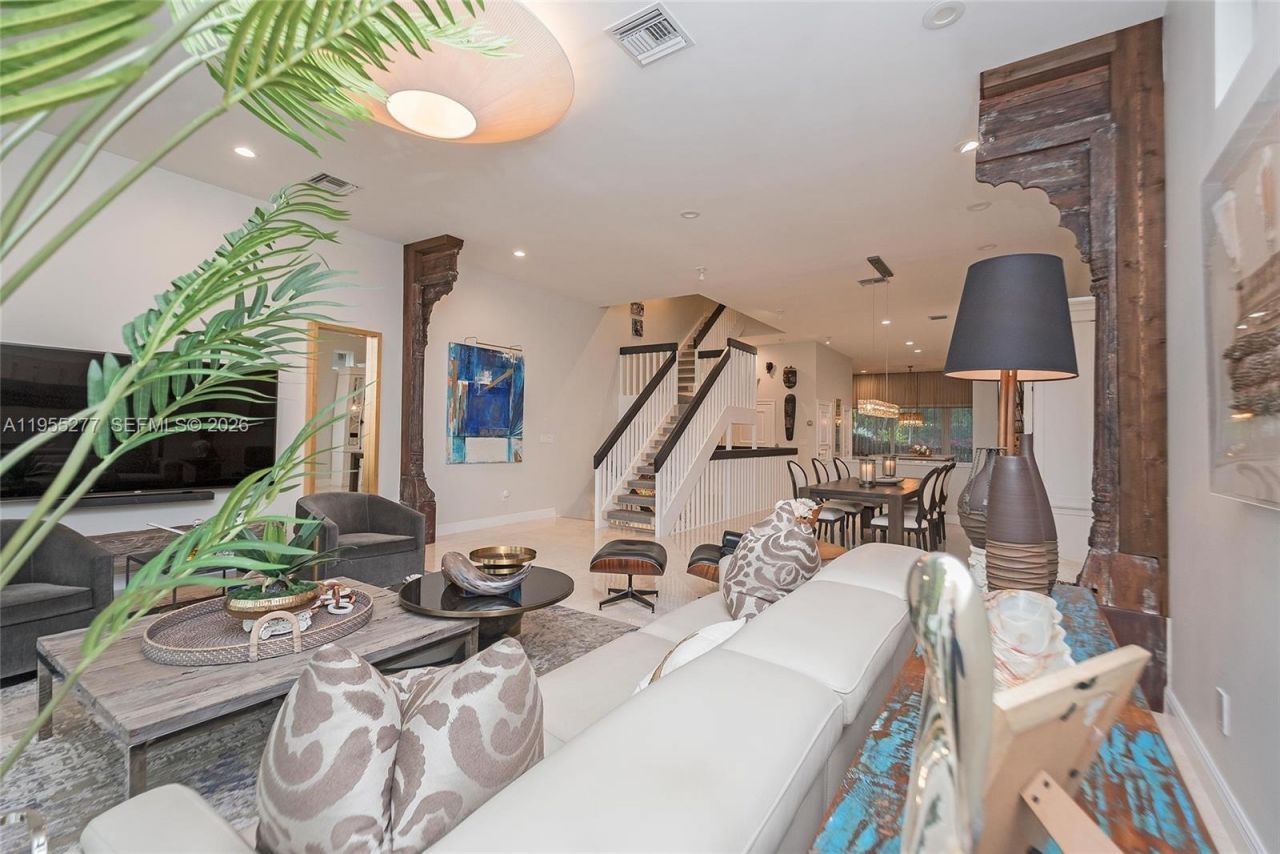 6114 Paradise Point Dr , Palmetto Bay, FL 33157 Photo