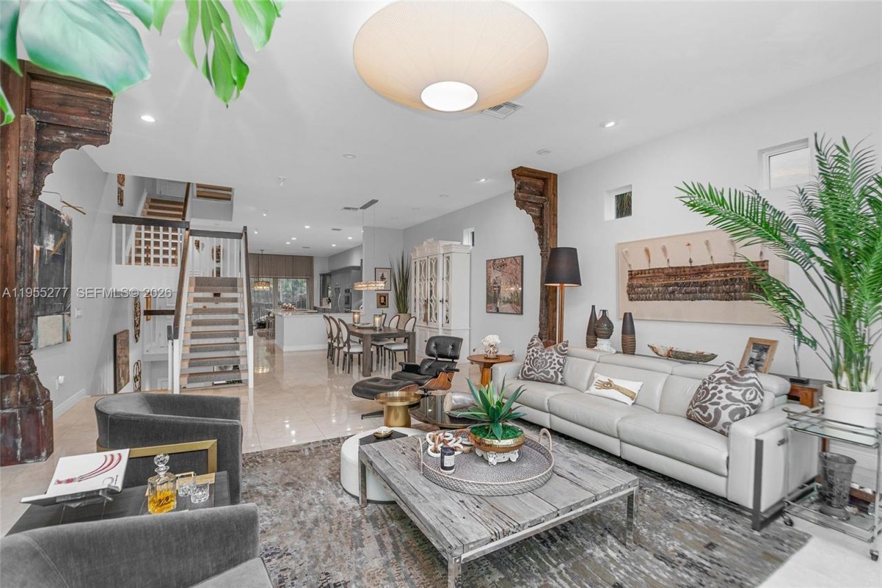 6114 Paradise Point Dr , Palmetto Bay, FL 33157 Photo