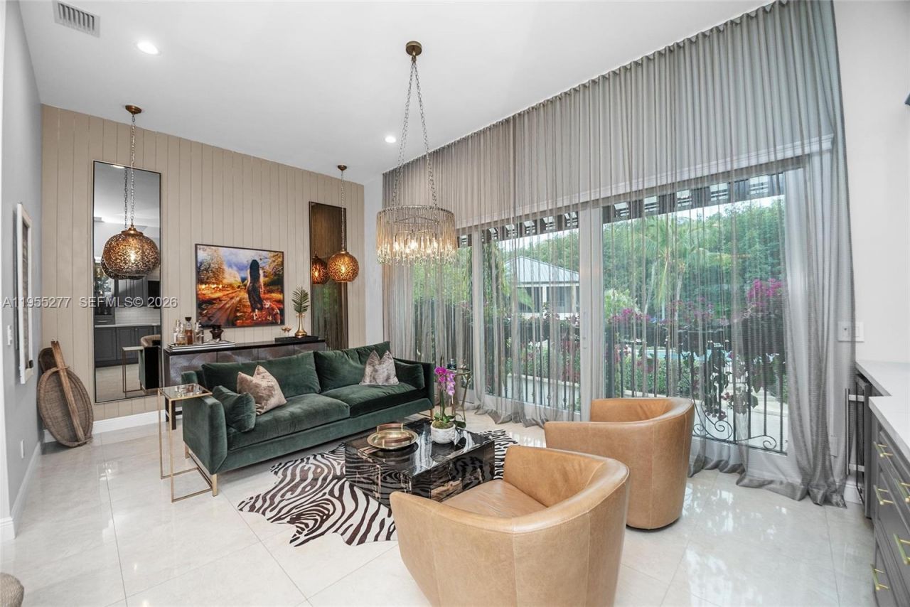 6114 Paradise Point Dr , Palmetto Bay, FL 33157 Photo