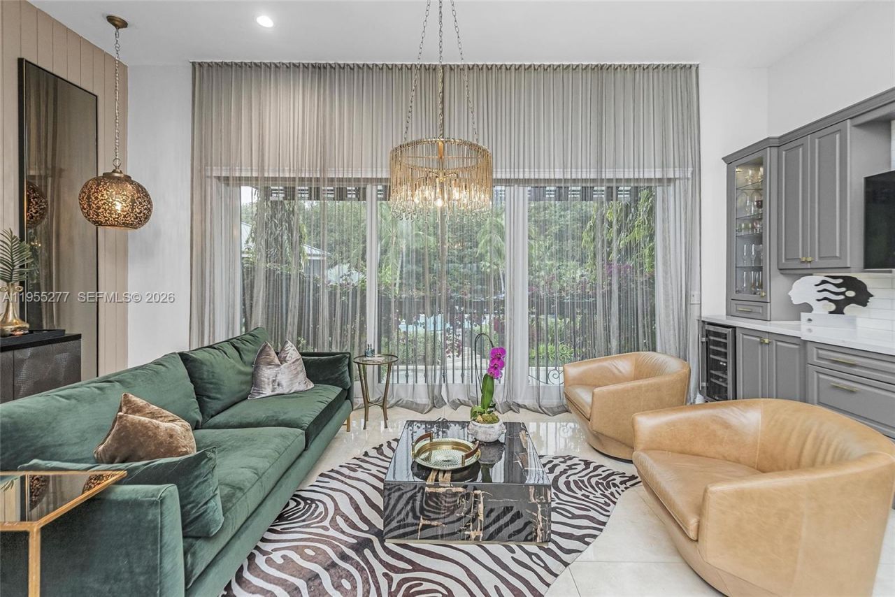 6114 Paradise Point Dr , Palmetto Bay, FL 33157 Photo