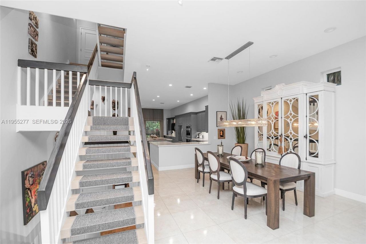 6114 Paradise Point Dr , Palmetto Bay, FL 33157 Photo