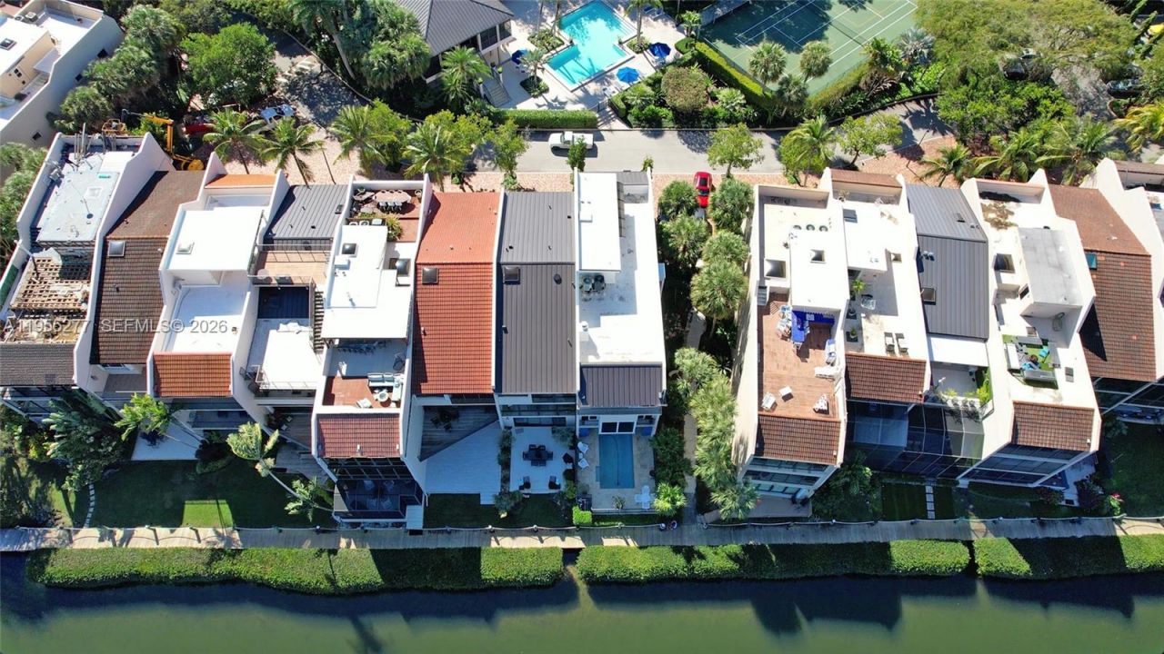 6114 Paradise Point Dr , Palmetto Bay, FL 33157 Photo