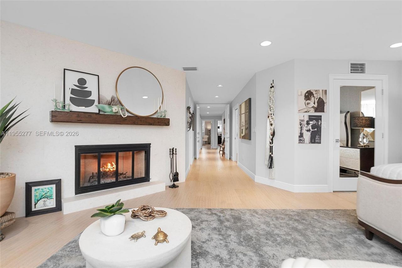 6114 Paradise Point Dr , Palmetto Bay, FL 33157 Photo