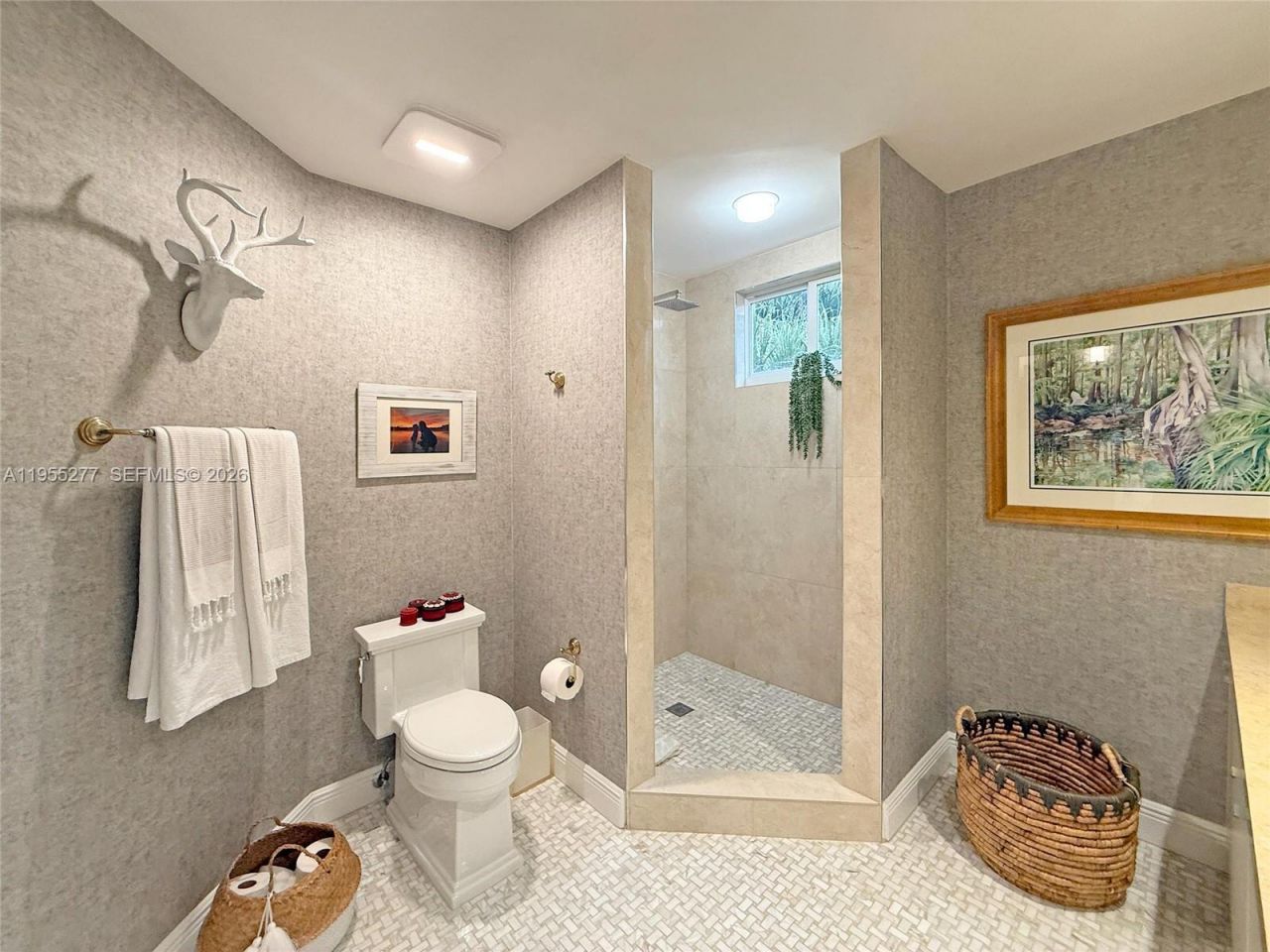 6114 Paradise Point Dr , Palmetto Bay, FL 33157 Photo