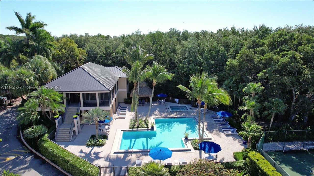 6114 Paradise Point Dr , Palmetto Bay, FL 33157 Photo