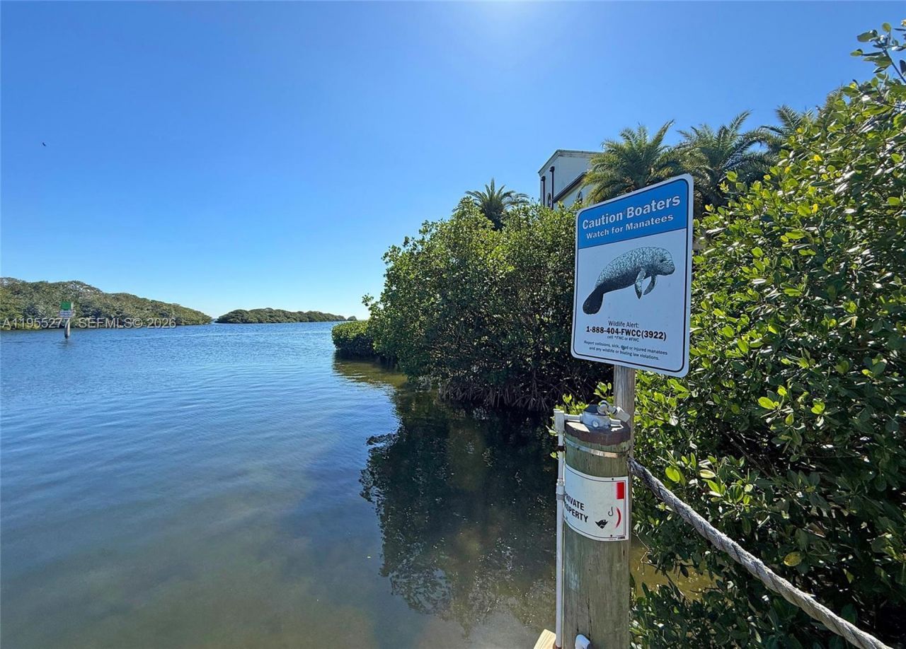 6114 Paradise Point Dr , Palmetto Bay, FL 33157 Photo