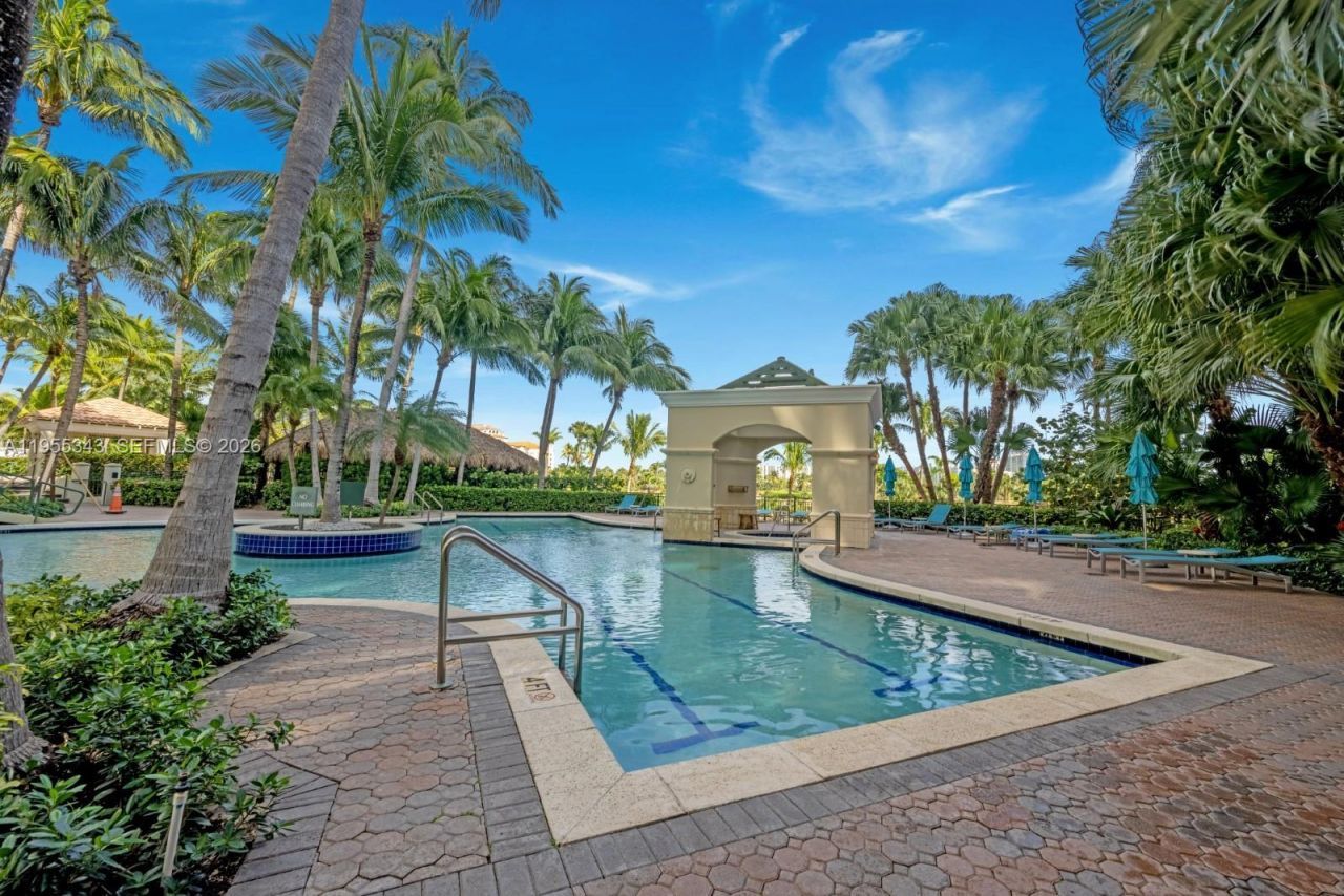 19501 W Country Club Dr, Unit 2206, Aventura, FL 33180 Photo