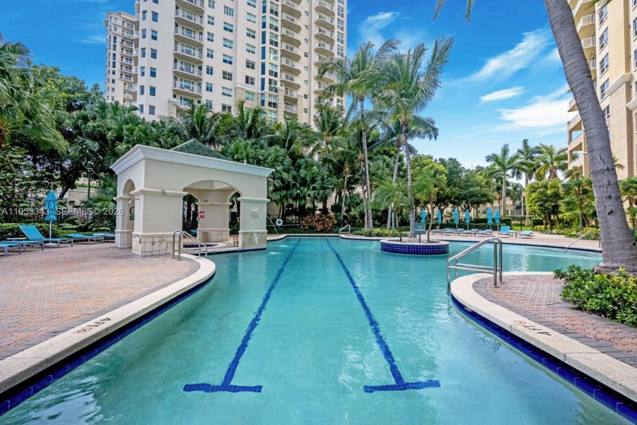 19501 W Country Club Dr, Unit 2206, Aventura, FL 33180 Photo