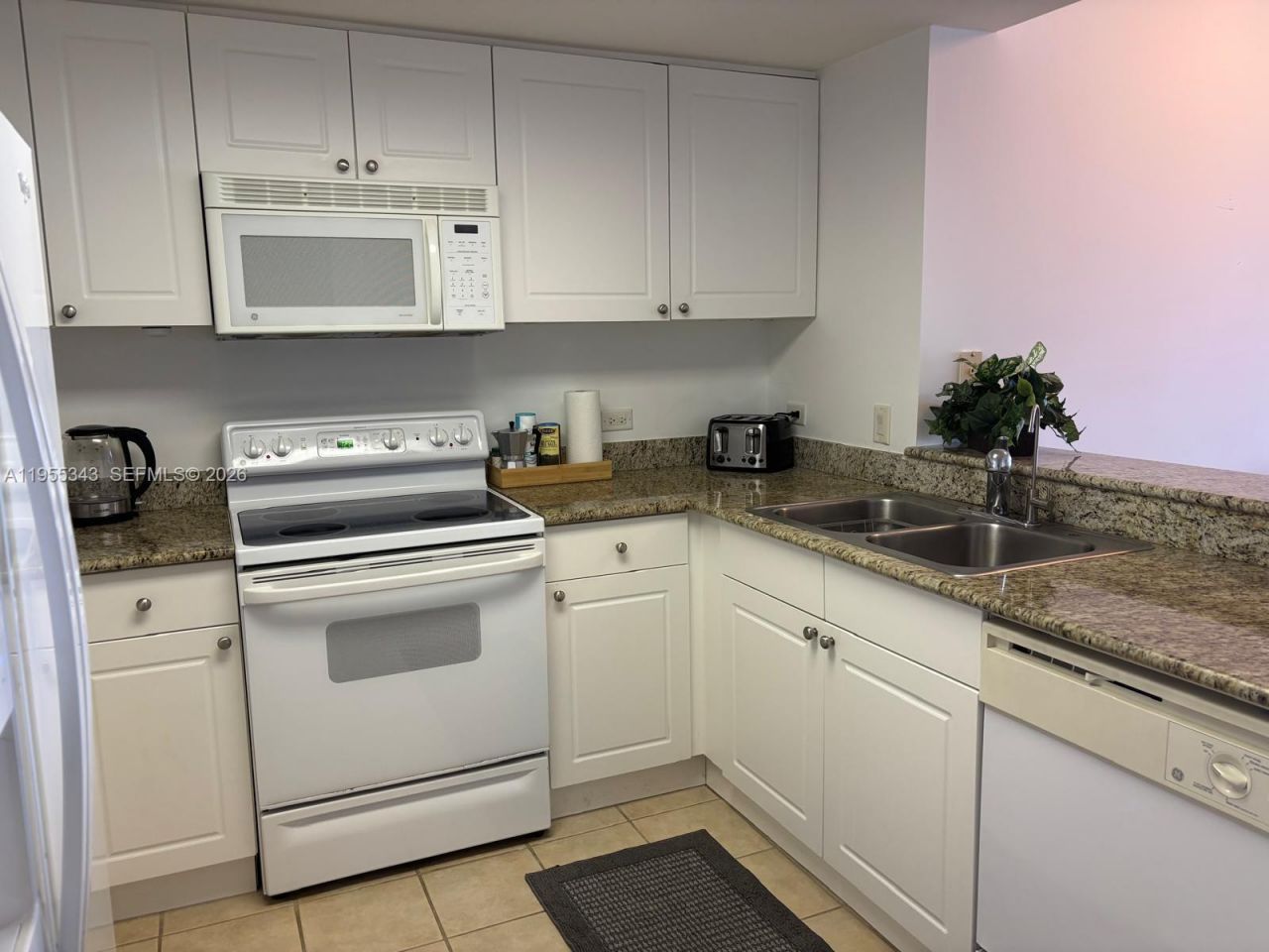 19501 W Country Club Dr, Unit 2206, Aventura, FL 33180 Photo