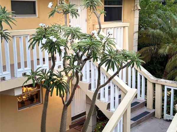 811 NE 14th Pl, Unit 6, Fort Lauderdale, FL 33304