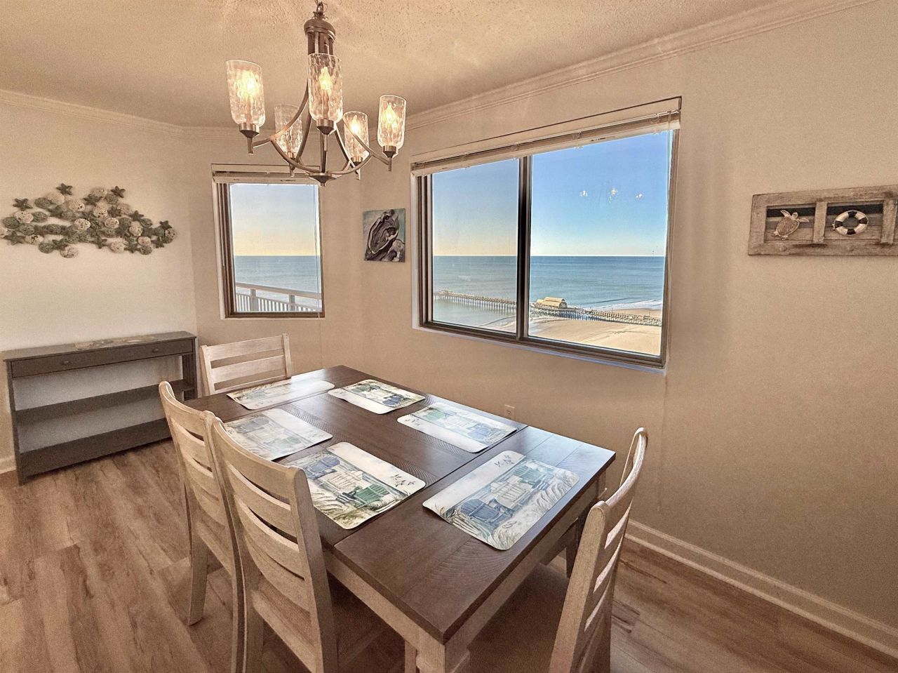 8560 Queensway Blvd. Photo 12