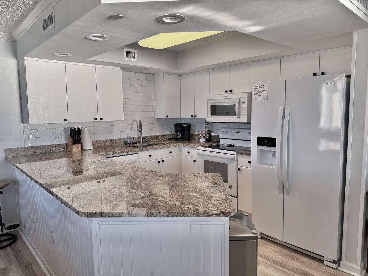 8560 Queensway Blvd. Photo 13