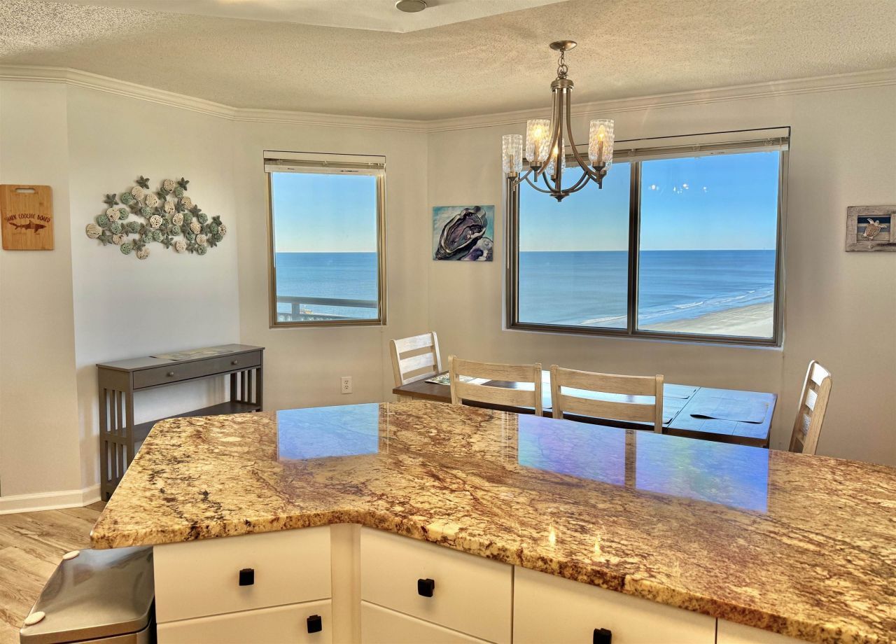 8560 Queensway Blvd. Photo 14