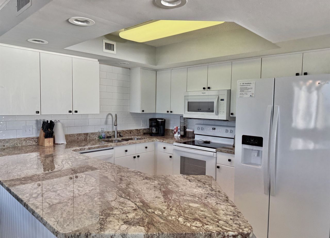 8560 Queensway Blvd. Photo 15