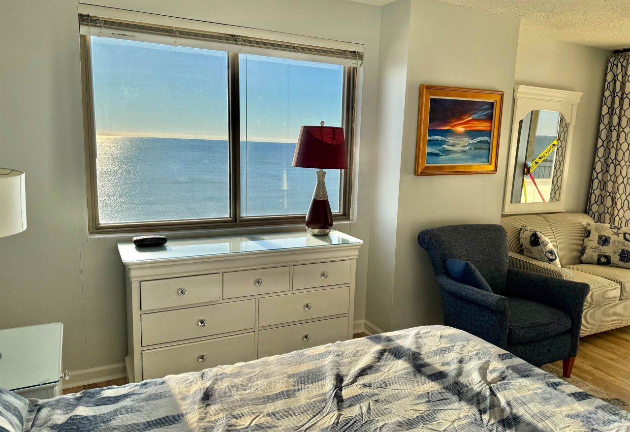 8560 Queensway Blvd. Photo 29