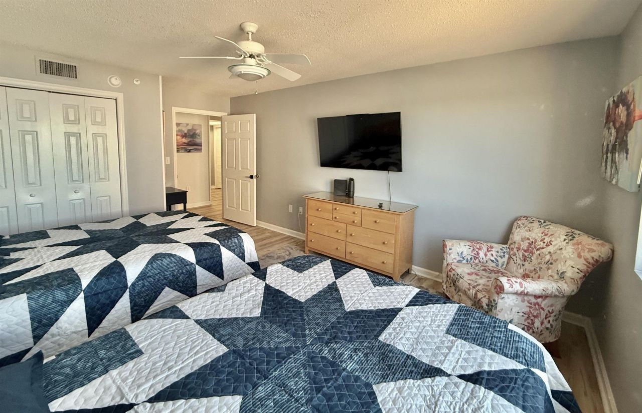 8560 Queensway Blvd. Photo 30