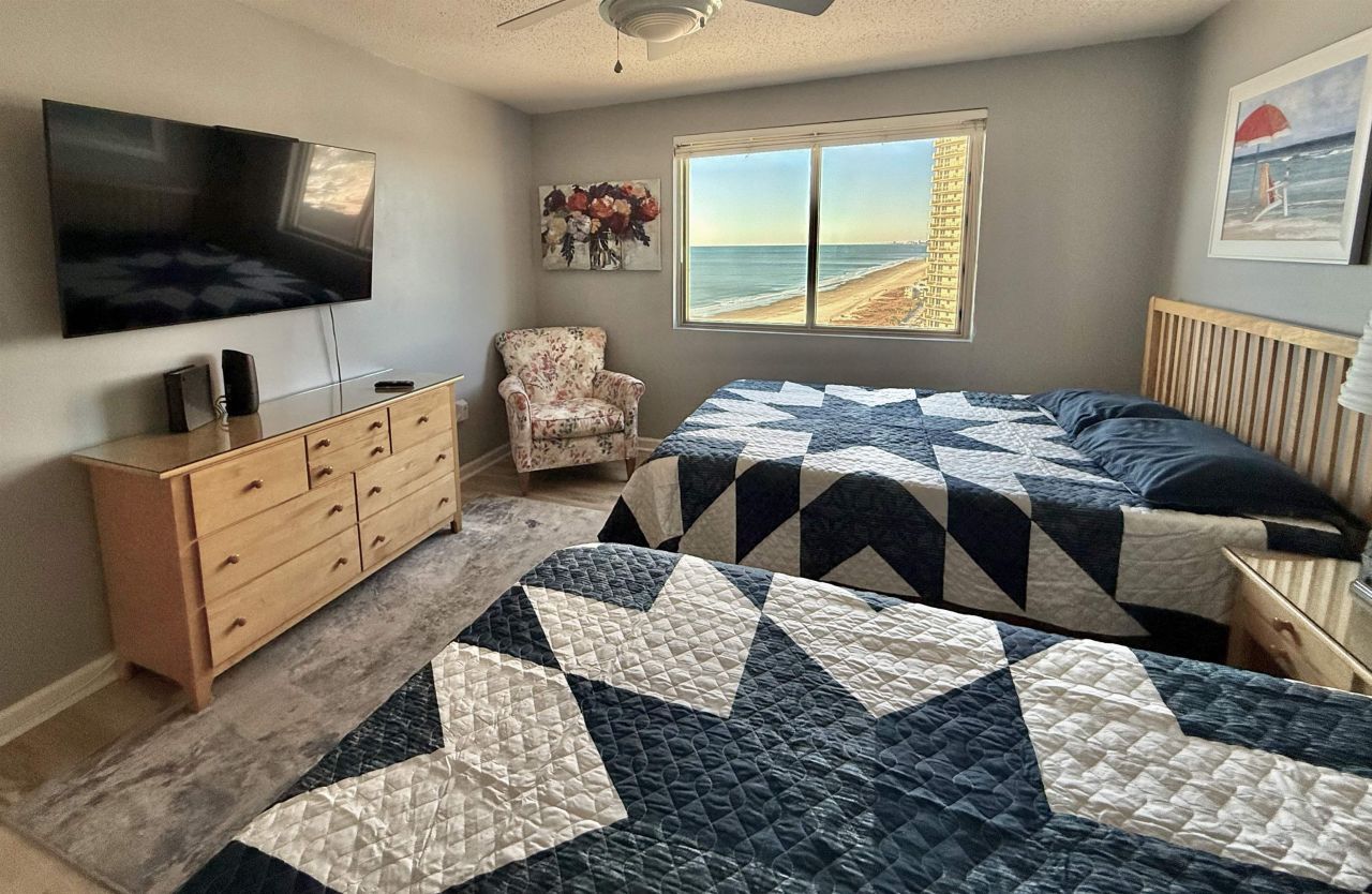 8560 Queensway Blvd. Photo 32