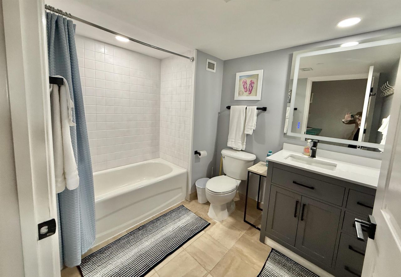 8560 Queensway Blvd. Photo 33