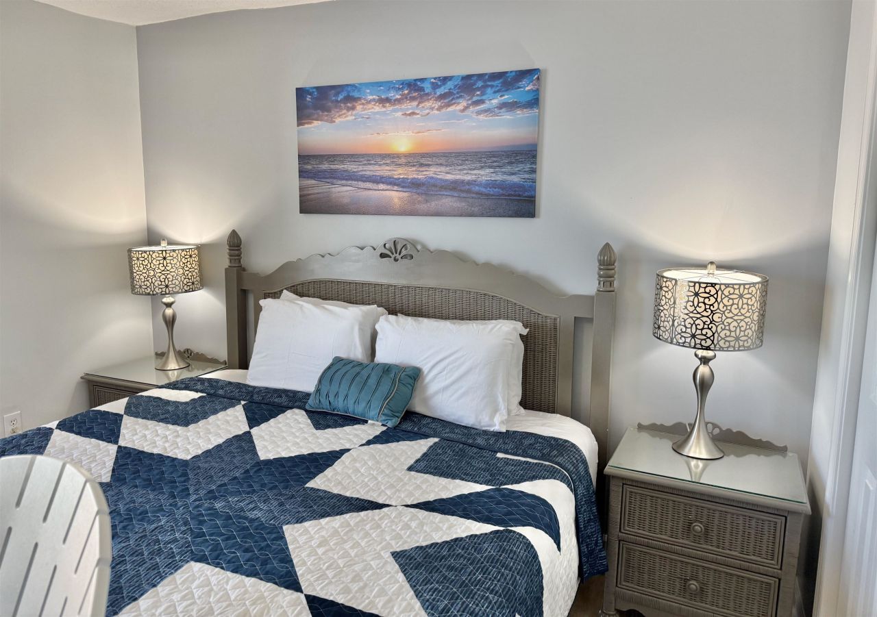 8560 Queensway Blvd. Photo 35