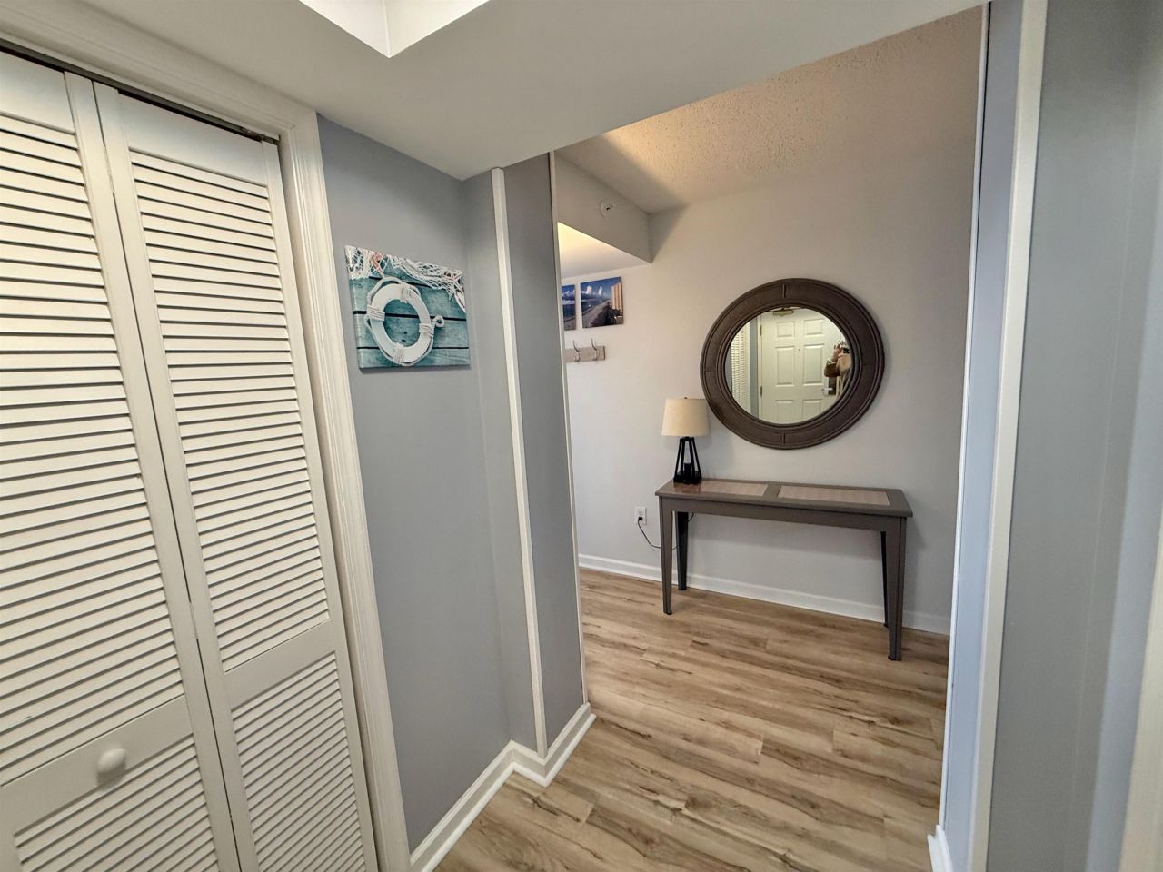 8560 Queensway Blvd. Photo 6