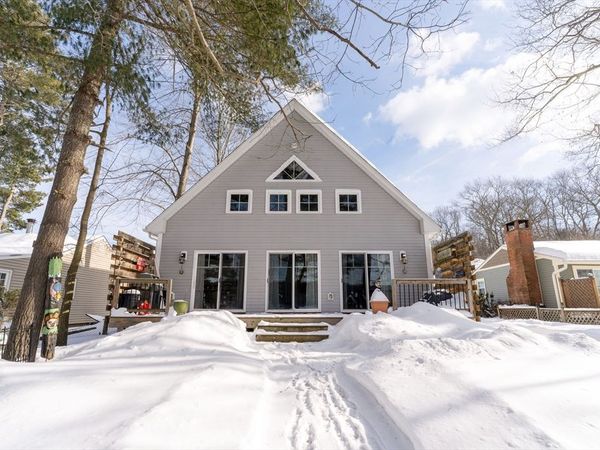 97 Cubles Dr, Brimfield, MA 01010