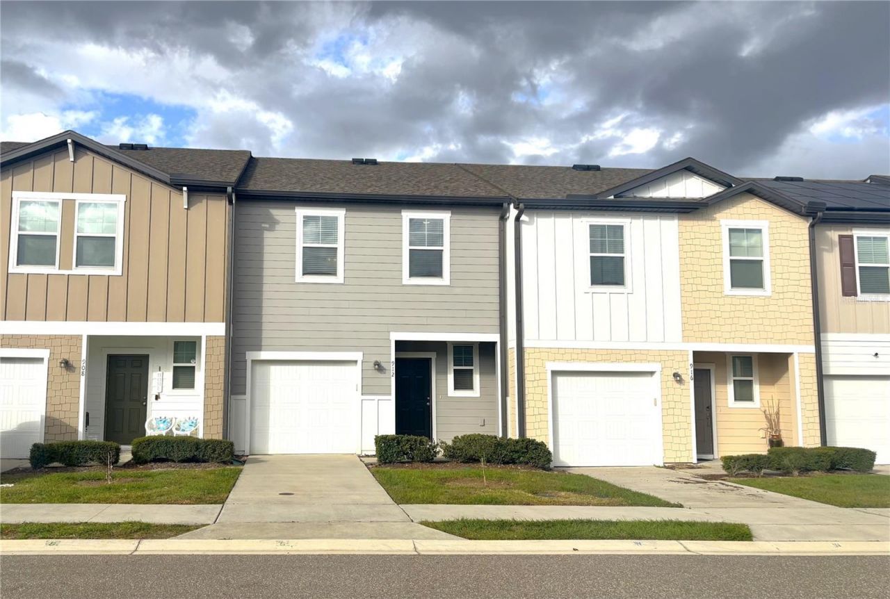 912 Grandin Street, Davenport, FL 33837 Main Photo