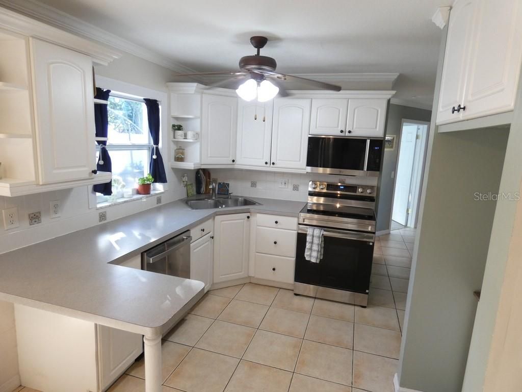 1751 El Trinidad Drive E, Clearwater, FL 33759 Photo