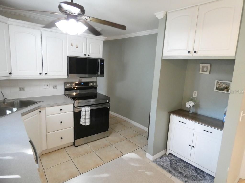 1751 El Trinidad Drive E, Clearwater, FL 33759 Photo