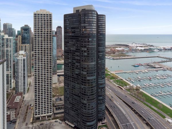 155 N Harbor Drive, Unit 2105, Chicago, IL 60601