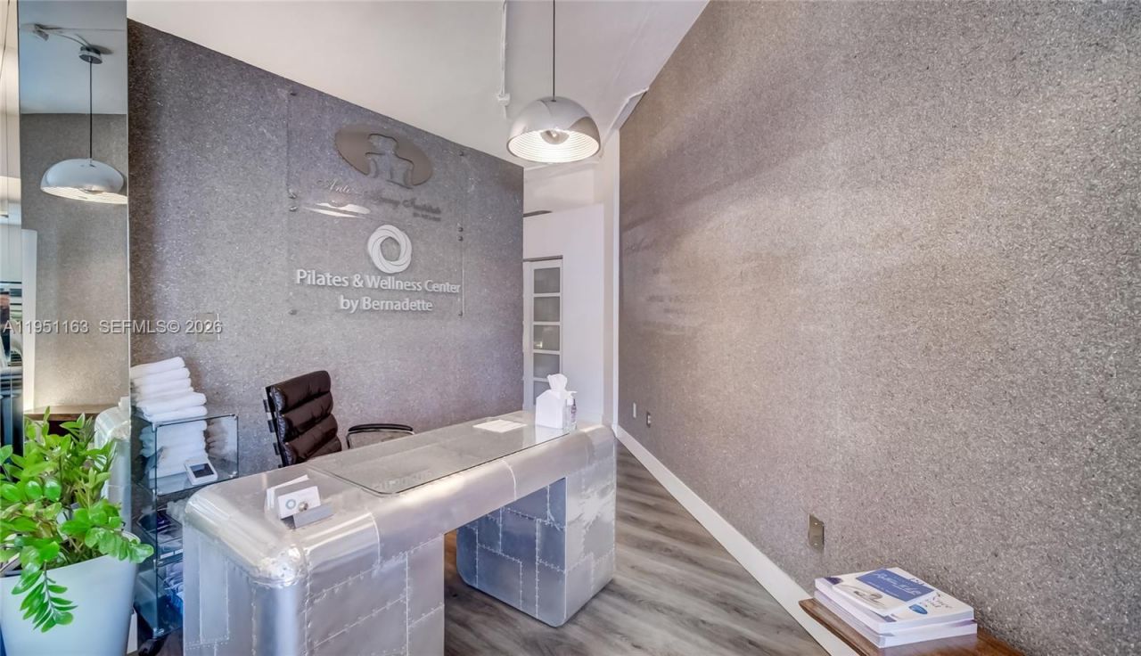 260 Crandon Blvd , Unit E18, Key Biscayne, FL 33149 Photo