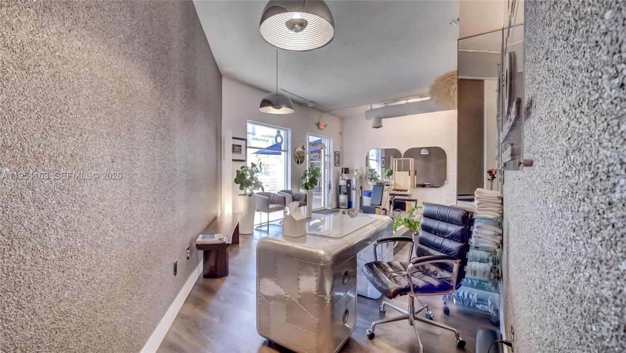 260 Crandon Blvd , Unit E18, Key Biscayne, FL 33149 Photo