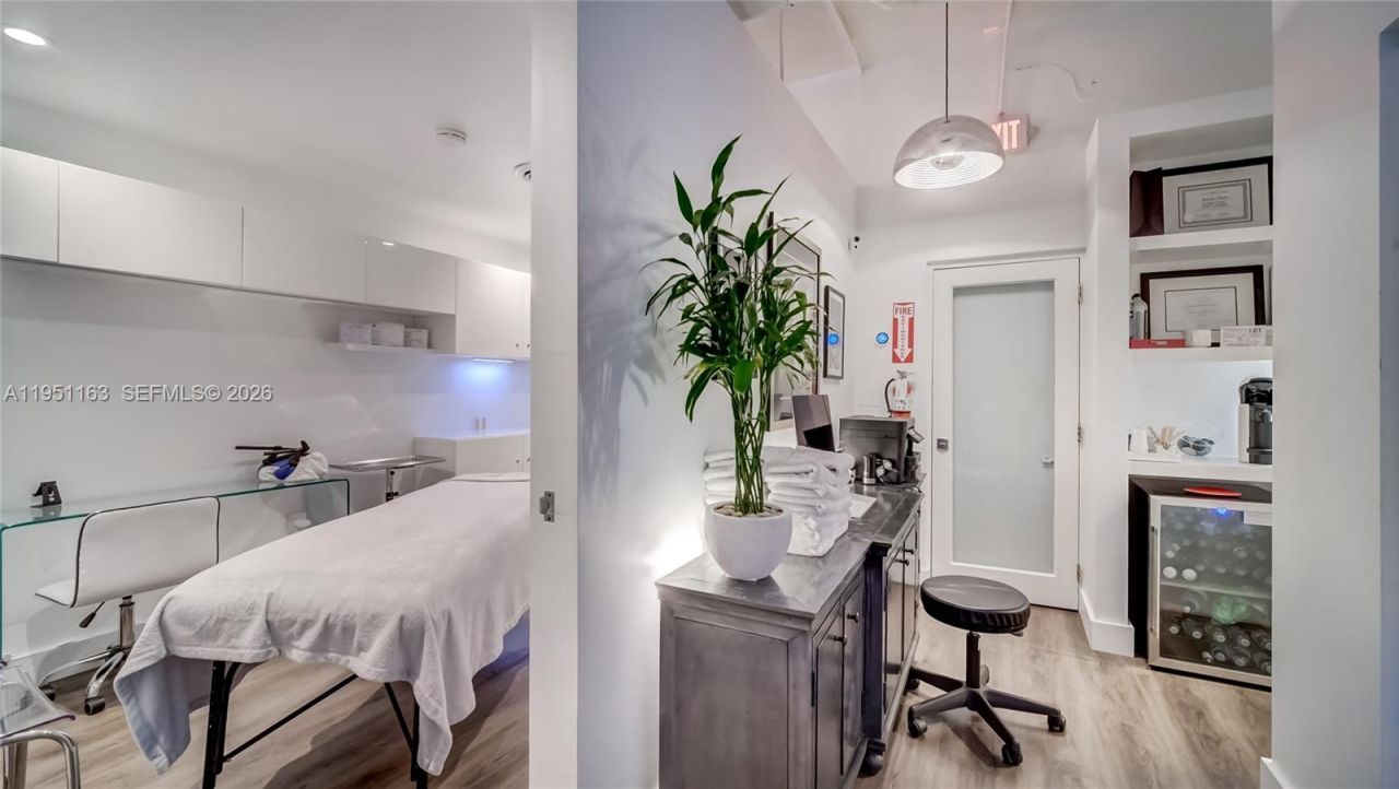 260 Crandon Blvd , Unit E18, Key Biscayne, FL 33149 Photo