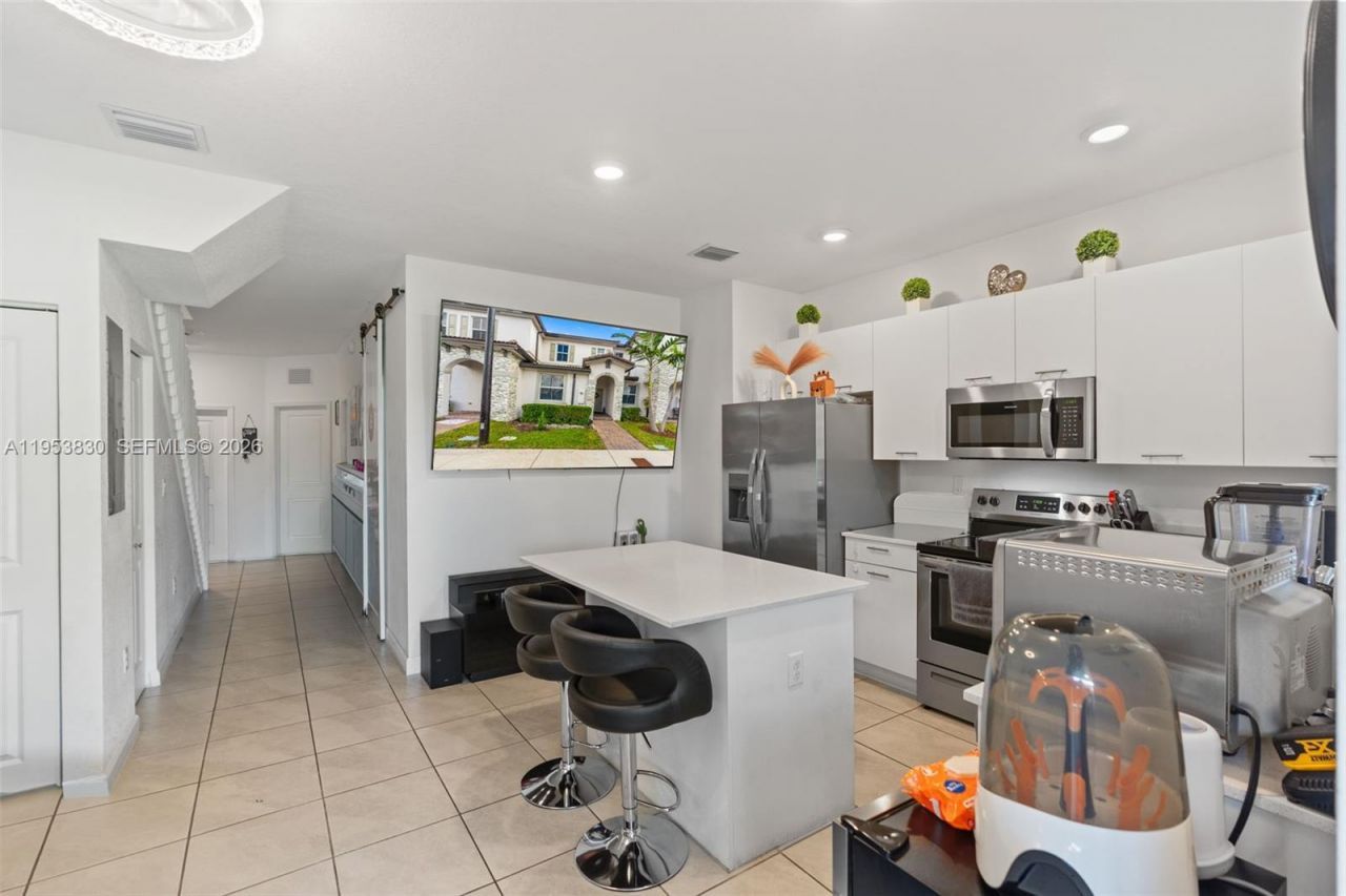 2313 NW 122nd Ter, Miami, FL 33167 Photo