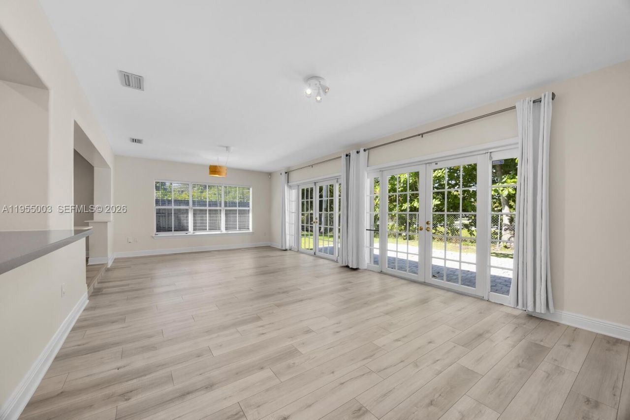 8230 SW 63rd Pl, Miami, FL 33143 Photo