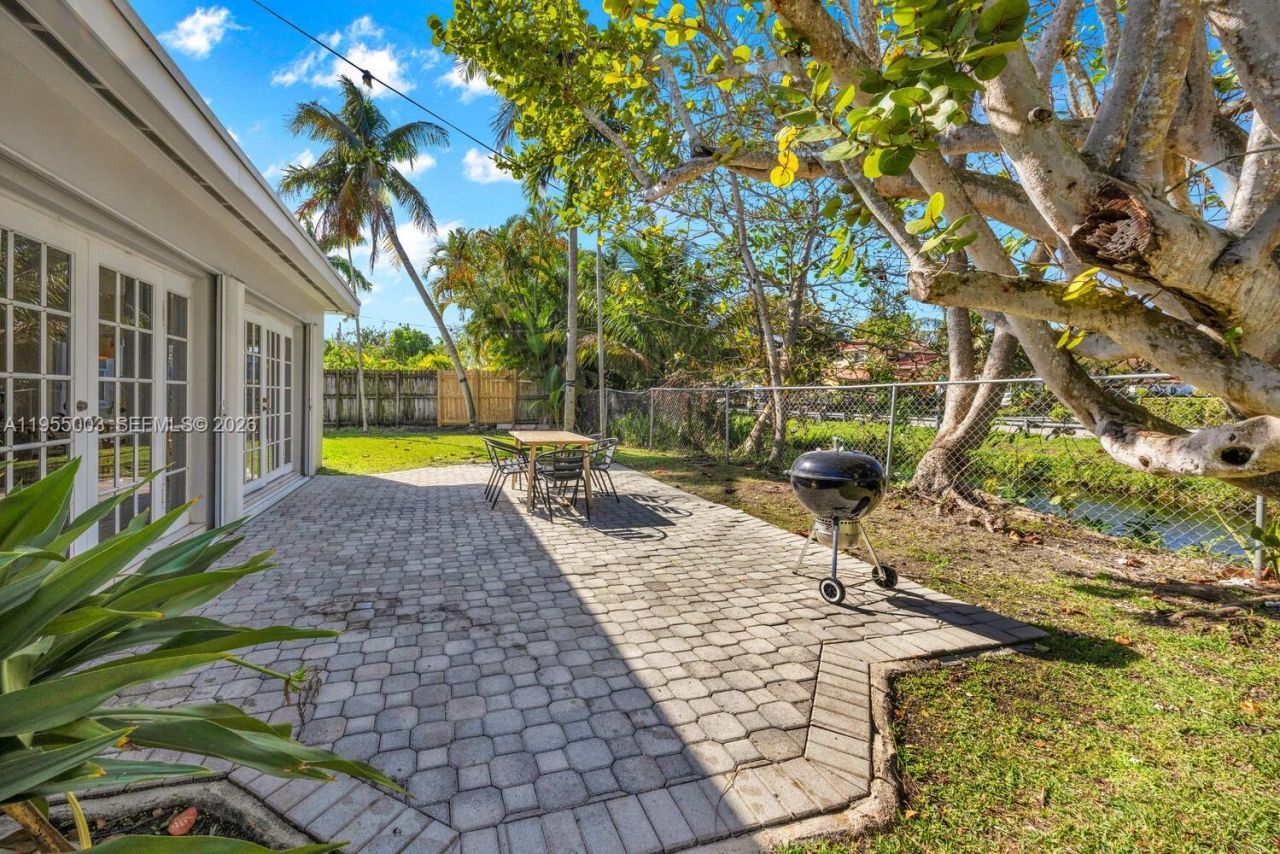 8230 SW 63rd Pl, Miami, FL 33143 Photo