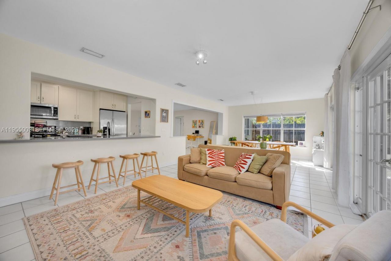 8230 SW 63rd Pl, Miami, FL 33143 Photo