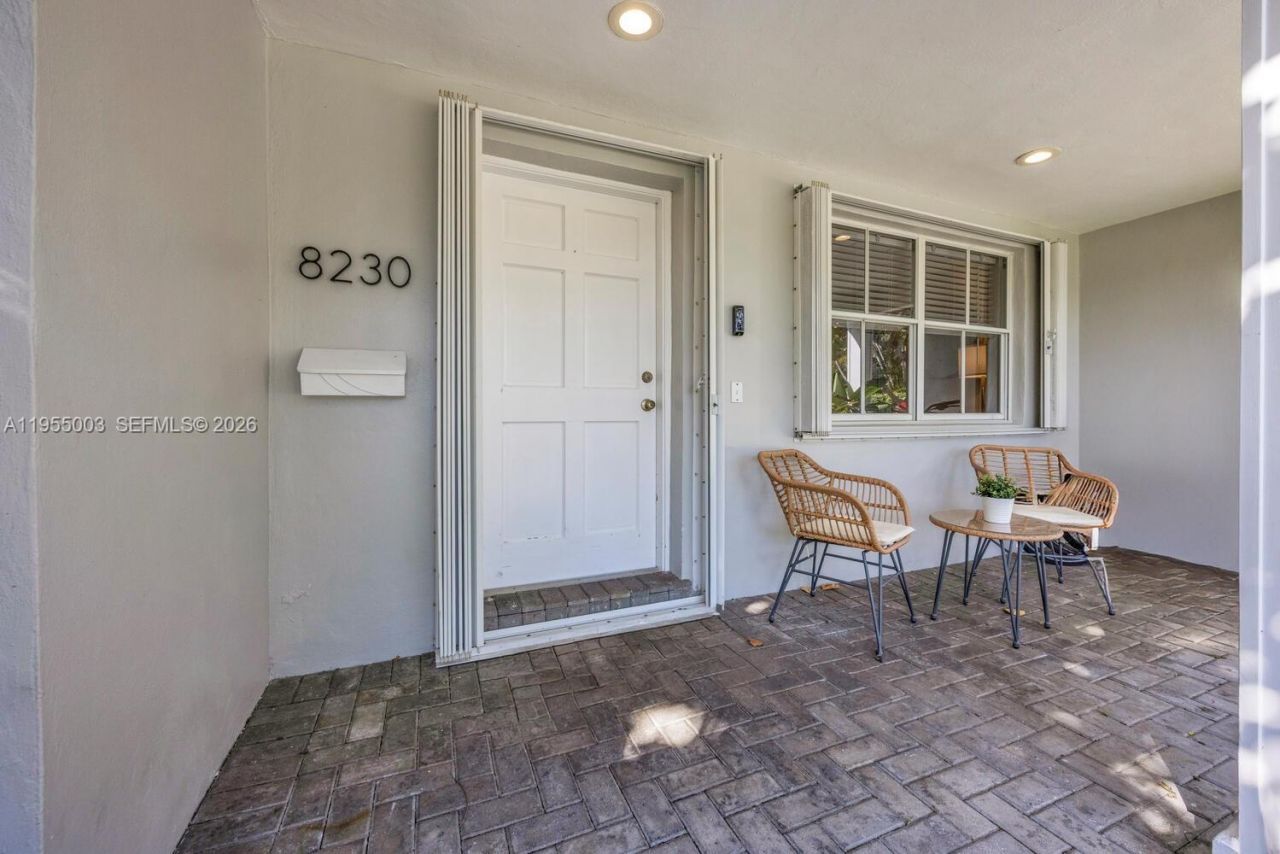 8230 SW 63rd Pl, Miami, FL 33143 Photo